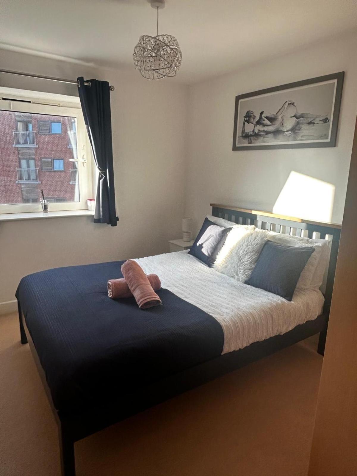 City Centre Apartment. Wrexham Kültér fotó